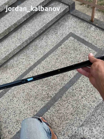 Горна външна черна гланц лайсна предна дясна врата на Range Rover Evoque само за 120лв. BJ32-208A96, снимка 3 - Части - 51127802