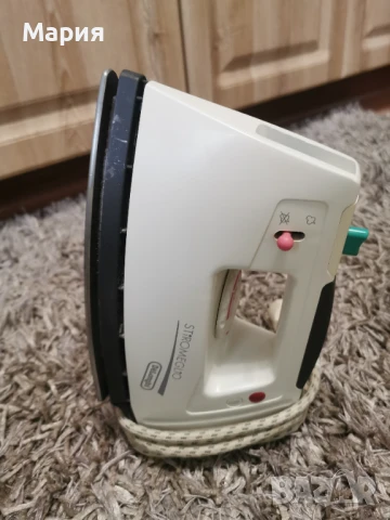 Продавам ютия с пара Delongi 