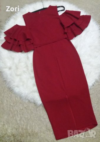 СТИЛНА и ЕЛЕГАНТНА червена рокля по тялото с отворени рамене и къдрички около тях, снимка 3 - Рокли - 41378975