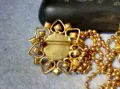 ЕФЕКТНА ПОЗЛАТЕНА ВИНТИДЖ АРТ СТИЛ ДВОЙНА БРОШКА с ВЕРИЖКИ РЯДЪК МОДЕЛ с ИСКРЯЩИ КРИСТАЛИ 75511, снимка 7