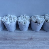 Сватбени кашпи с 9 броя бели сапунени рози, снимка 1 - Декорация за дома - 41672198