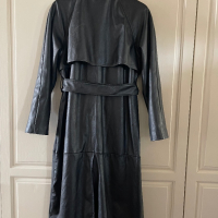 Палто кожено черно BERSHKA , снимка 3 - Палта, манта - 44924427