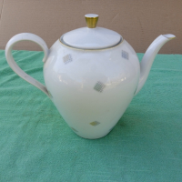Немски класически порцеланов чайник, снимка 1 - Аксесоари за кухня - 36224398