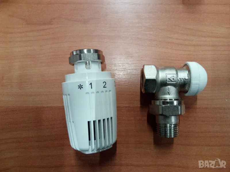 НОВ! Термостатичен ъглов вентил с термоглава Herz , снимка 1