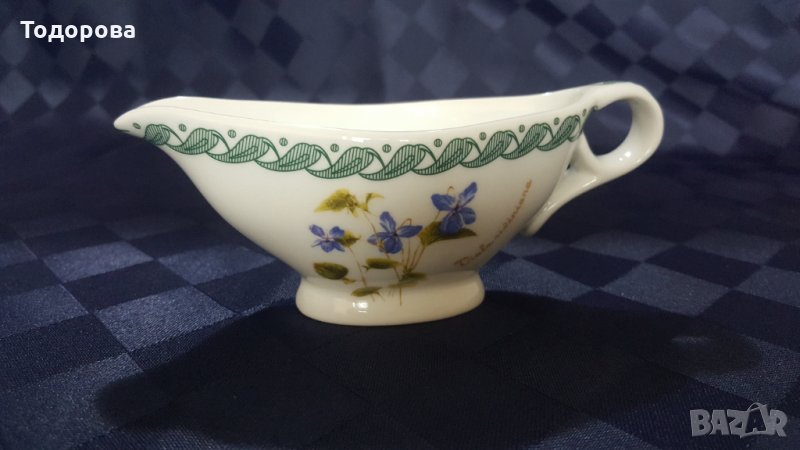Малка порцеланова сосиерка, снимка 1