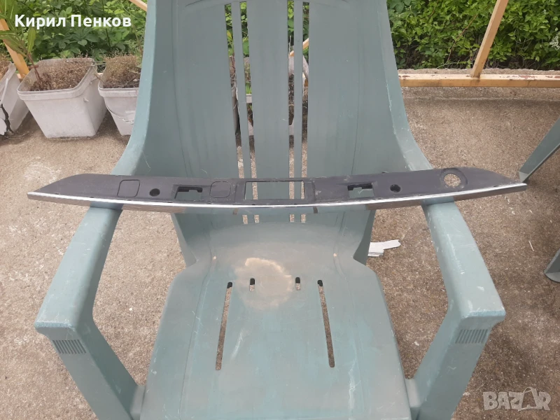 Лайстна багажник Мерцедес W204(C class) седан, снимка 1