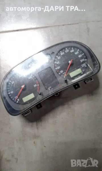 Табло уредно за Фолксваген Бора/Голф 4 1.9 TDI, снимка 1