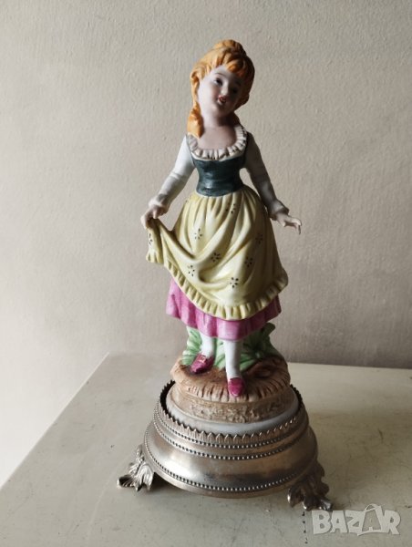 порцеланова статуетка, снимка 1