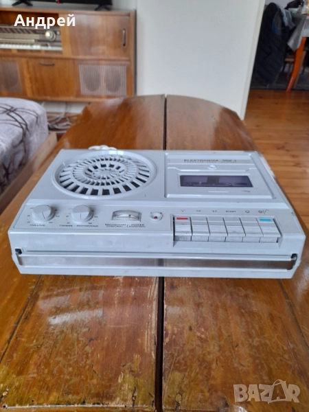 Стар касетофон Elektronika 302-1, снимка 1