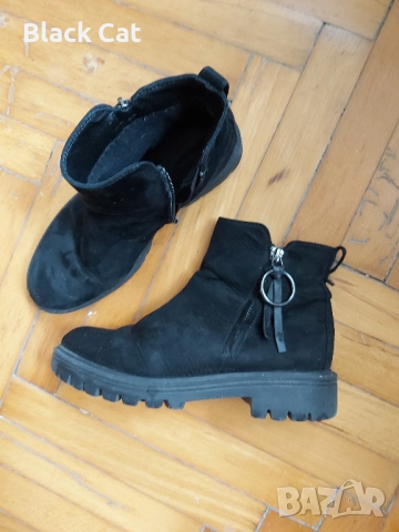 Дамски боти, снимка 2 - Дамски ежедневни обувки - 52683459