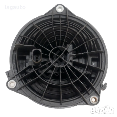 Бутон отваряне заден капак  Volkswagen Golf VI 2008-2016 ID: 151323, снимка 2 - Части - 51902362