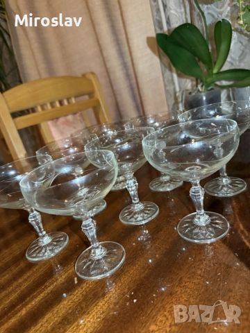 Ретро чаши за шампанско/коктейли тип Купа (Coupe) с гравировка и звезда (8 бр.) колекция комплект Ко, снимка 2 - Антикварни и старинни предмети - 55708898