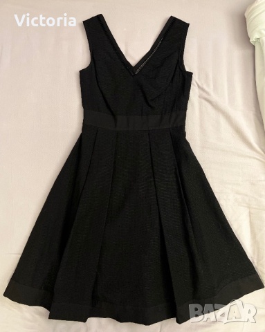 Черна рокля Benetton , снимка 1 - Рокли - 44717792