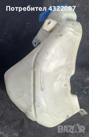  Съд за течност за чистачки от Volkswagen Passat / Пасат 1.9 TDI 110 к.с. 2000г. , снимка 2 - Части - 53386805