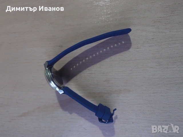 Съветски механичен часовник в перфектно състояние, с нова силиконова каишка. , снимка 4 - Мъжки - 53433194