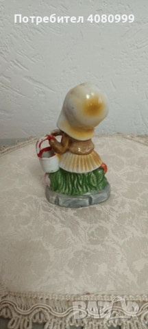 Фигурка "Момиченце с кофа с боя ("paint")., снимка 2 - Колекции - 51969118