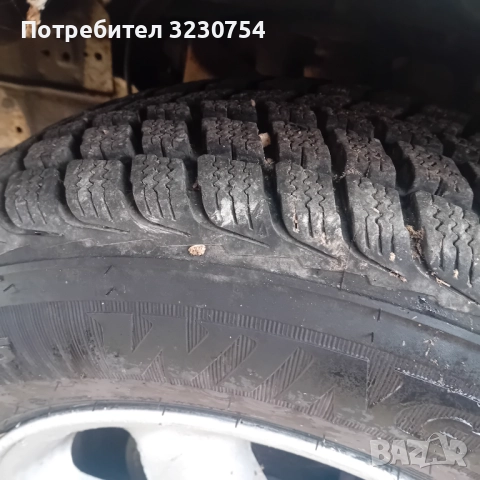 4 броя зимни гуми 205 70 15, снимка 2 - Части - 52318825