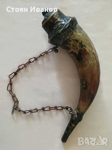 Старинна хайдушка рогова барутница за кремъчна пушка, пищов