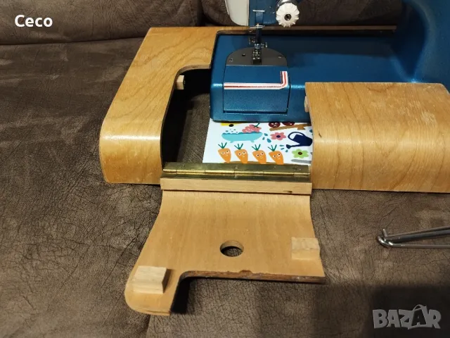 продавам ретро портативна шевна машина , снимка 13 - Шевни машини - 48446768
