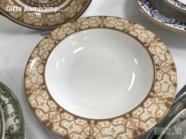 Порцеланов сервиз за хранене - 24 части, снимка 3 - Сервизи - 36185195