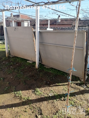 Гаражна врата с брава