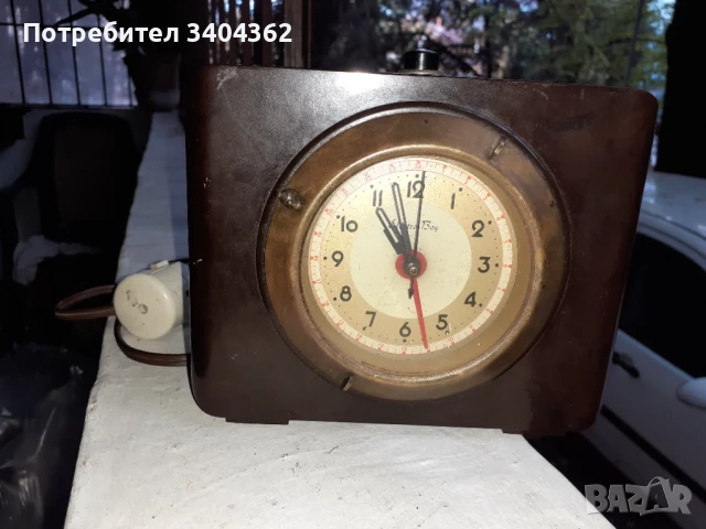 Стар електрически часовник Electro boy бакелит месинг