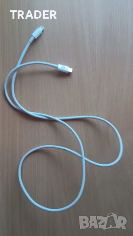 Кабел за данни и зареждане на Apple за iPhone с конектор USB-C към Lightning, дължина 1 м
