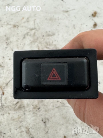 Бутон аварийни светлини Toyota RAV4 I (1996-2000) OEM TR8801