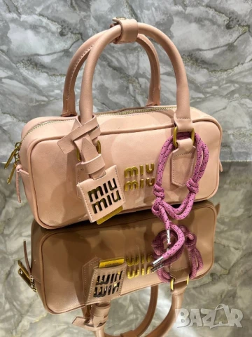 чанти Miu Miu , снимка 4 - Чанти - 50640799