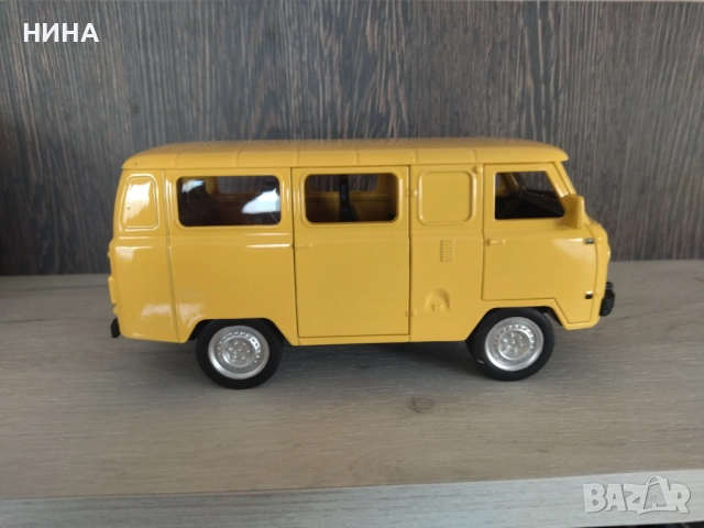 Метална количка УАЗ 1/18 !!!, снимка 2 - Колекции - 52380479
