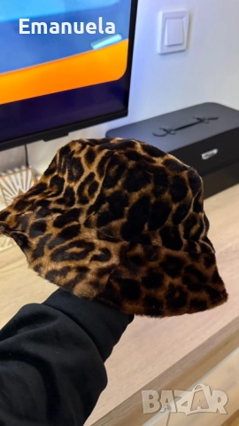 Дамски шапки Prada BB RB , снимка 13 - Шапки - 53136935