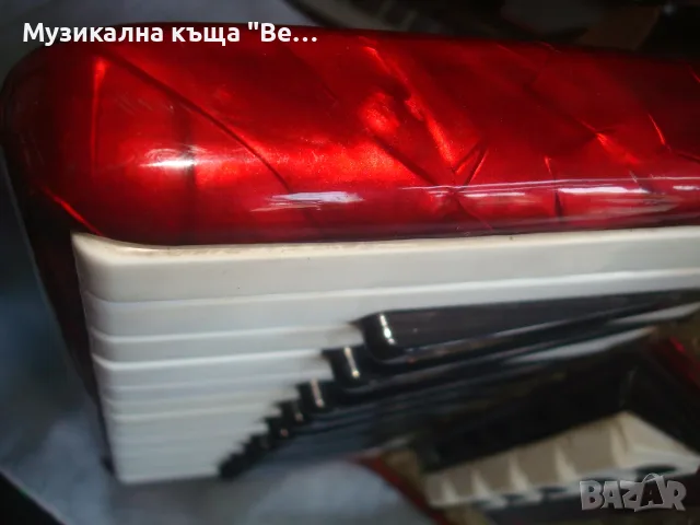 Акордеон Велтмайстер 40 баса с куфар, снимка 5 - Акордеони - 55884962