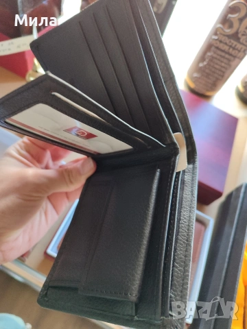 Мъжки кожен портфейл в кутия, снимка 5 - Портфейли, портмонета - 51236728