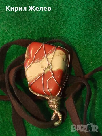 КРАСИВ ВИНТИДЖ - АРТ МЕДАЛЬОН НАТУРАЛЕН КАМЪК ЯСПИС с ШНУРЧЕ от ВЕЛУР 21533, снимка 2 - Колиета, медальони, синджири - 41483295