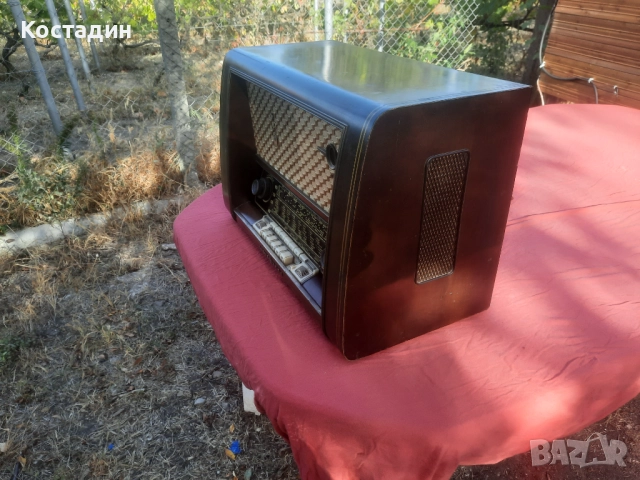 Ретро радио Loewe-Opta; Luna 1741W , снимка 4 - Антикварни и старинни предмети - 52788396