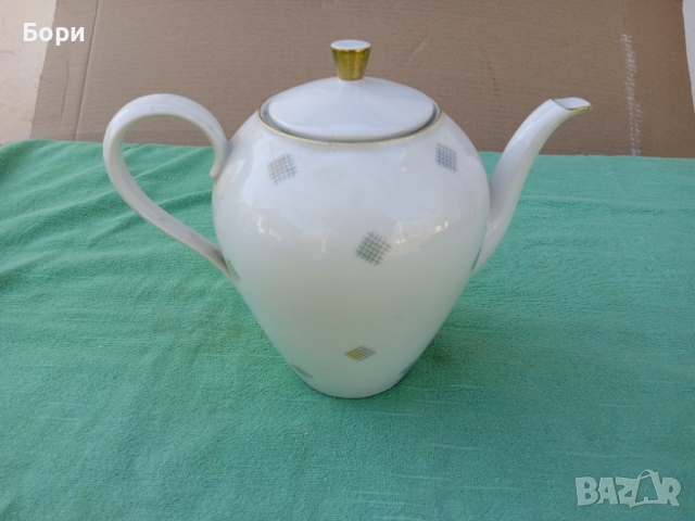 Немски класически порцеланов чайник, снимка 1 - Аксесоари за кухня - 36224398