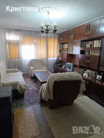 🏠 ПРОДАВА СЕ ПРОСТОРЕН АПАРТАМЕНТ С ГАРАЖ – ЦЕНТЪР, ГР. ОМУРТАГ , снимка 4 - Апартаменти - 55898419