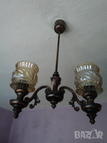 Продавам полилей двойка с медни орнаменти