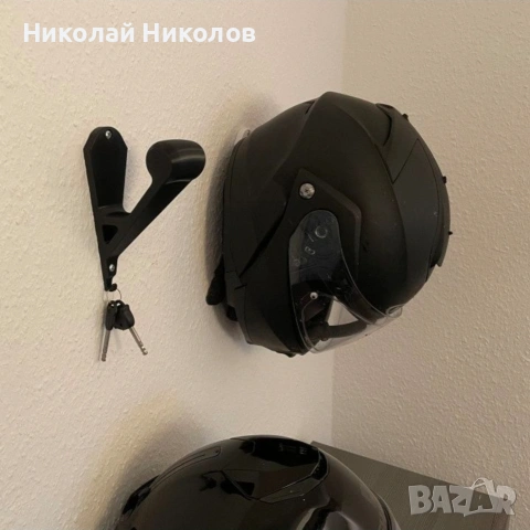 Стойка за каска със закачалка 