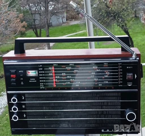 62📻✨ Върни си спомените с реставрираното SELENA B211 – 60 лв., снимка 2 - Антикварни и старинни предмети - 52639433