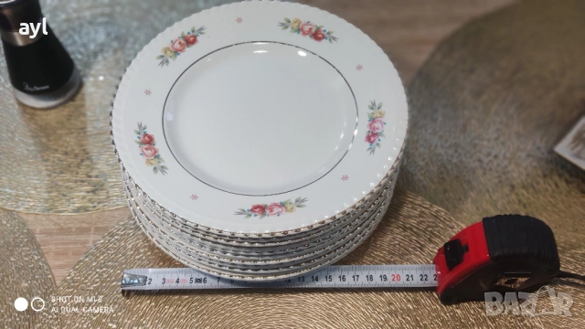 12 бр. Гръцки Порцеланови Чинии KERAMIKOS със Златен Кант, снимка 5 - Чинии - 52679363