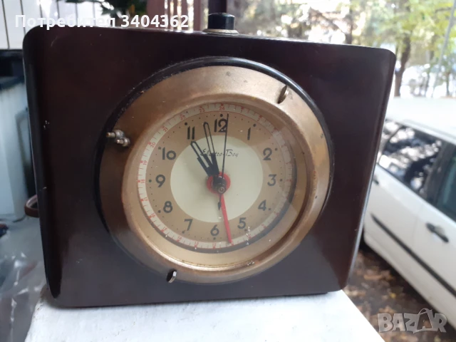 Стар електрически часовник Electro boy бакелит месинг, снимка 4 - Антикварни и старинни предмети - 51043763