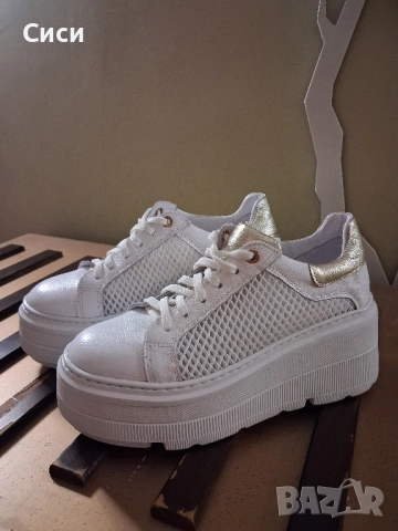 Дамски спортно елегантни маратонки 