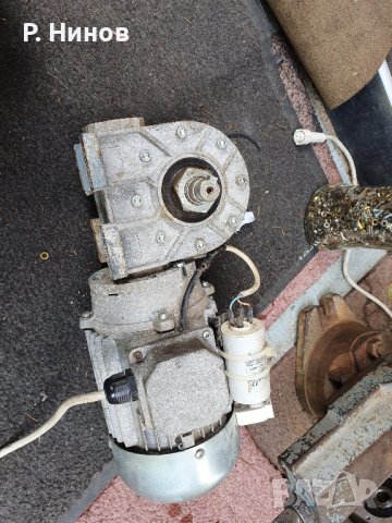 Монофазен ел.двигател 35 оборота  1.1 кW