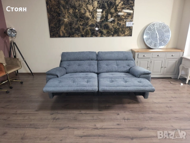 Сив диван тройка от плат с електрически релаксиращ механизъм, снимка 5 - Дивани и мека мебел - 53719996