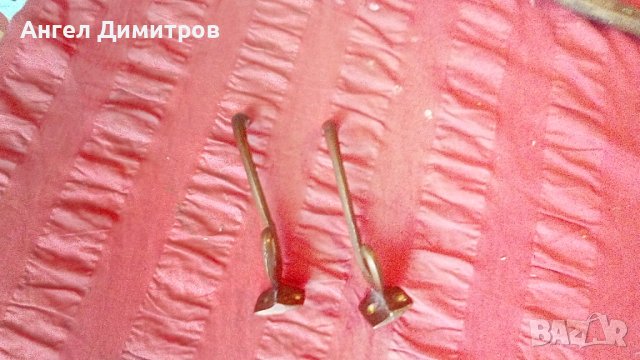 Две стари месингови закачалки , снимка 1