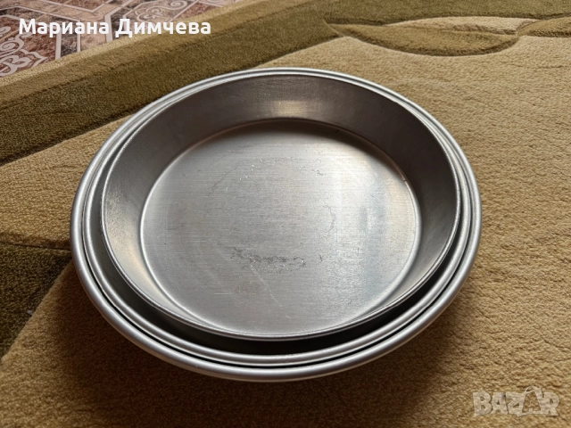 Комплект от 3 броя чисто нови тави