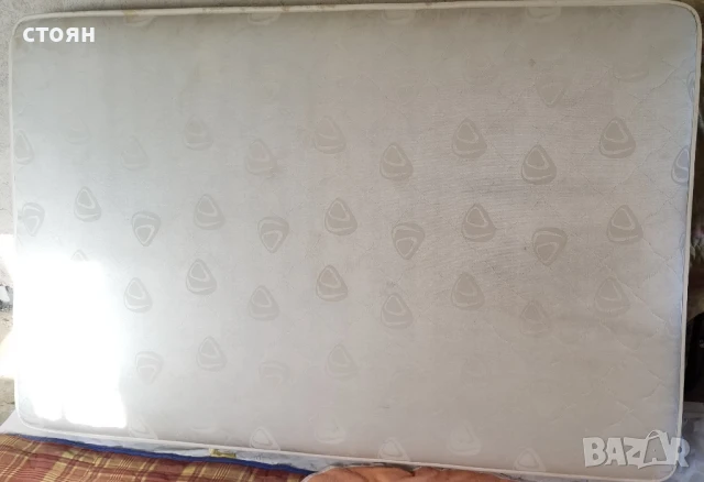 Продавам матрак 120/190см с фиксирана дървена подматрачна рамка, снимка 2 - Матраци - 51194687