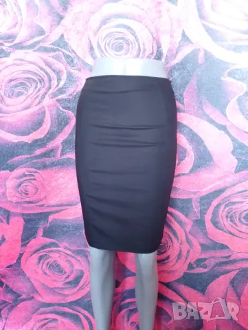 Черна изчистена еластична пола по тялото с цип С , снимка 1