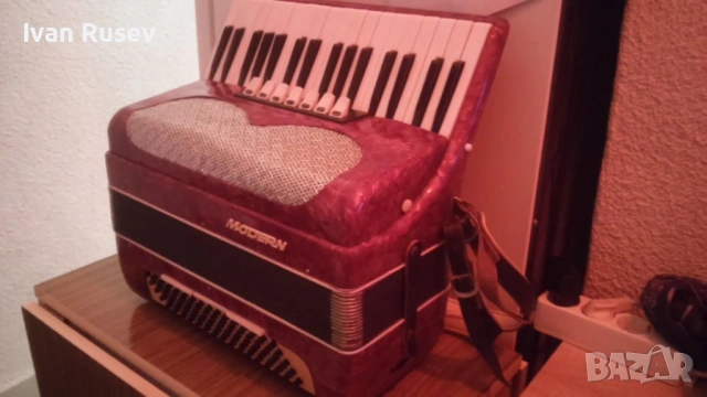 Продавам акордеон